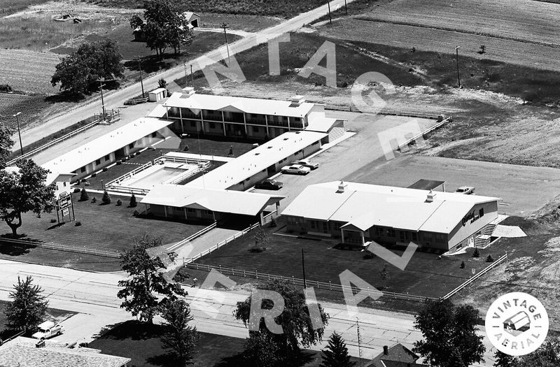 Colonial Motor Inn (Country Hearth Inn and Suites) - 1969